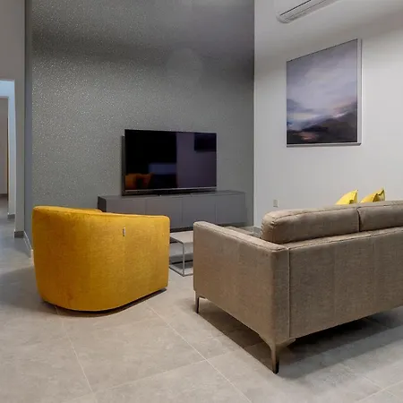 Modern 3br In Sliema's Desirable Locale Apartment *