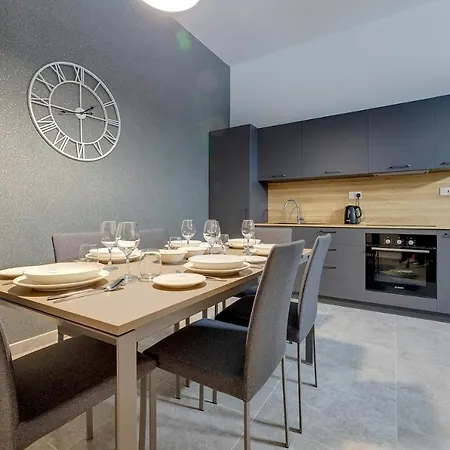 Modern 3br In Sliema's Desirable Locale Apartment *