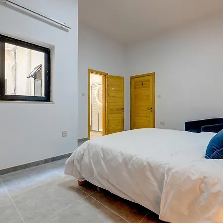 Modern 3br In Sliema's Desirable Locale * Sliema